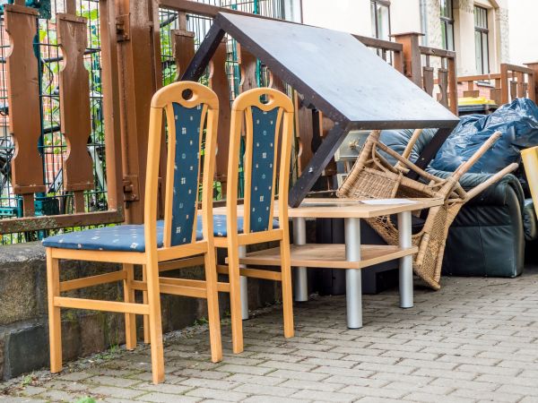 Table Disposal in Pleasant Grove